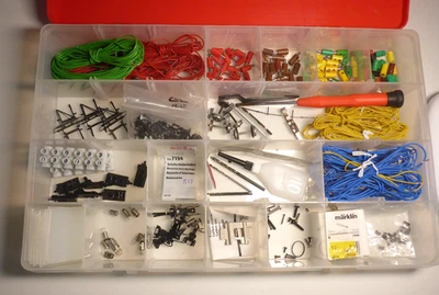 Konvolut MärklinH0 Ersatzteile in Sortierbox, neue/gebrauchte 164 Teile - Bild 1 von 4