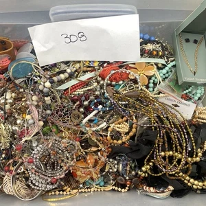 19,8 Pfund gemischt Schmuck Handwerk Schrott Trödel kaputt Posten verworren Kunst Reparatur Mehrzweck - Bild 1 von 17