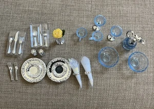 Barbie Pretty Treasures Sparkling Dinner Set Silber Blau Ausgefallen Konvolut Gemischte Teile - Bild 1 von 3
