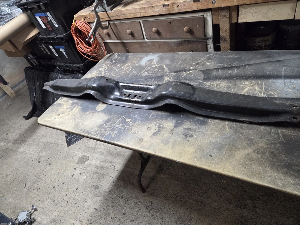 Поперечный элемент коробки передач 68-72 Oldsmobile cutlass/442. - Изображение 1 из 4