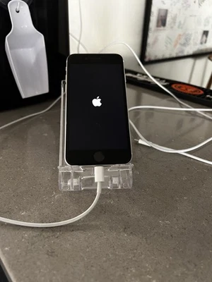 Apple iPhone SE (3.ª generación, 64 GB) Verizon Foto 1 de 4