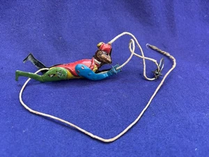 ANTIQUE GERMAN LEHMANN TYPE CLIMBING CIRCUS MONKEY LITHOGRAPHED PENNY TOY - Picture 1 of 12