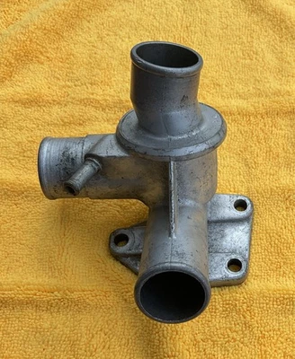 Conjunto de termostato Fiat 128 - grifo único OE -NOS (primeros modelos hasta 1974) Foto 1 de 4