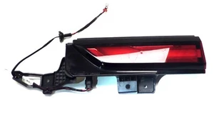 Passenger Side RH Rear Closure Signal Lamp 2021-2023 GMC Yukon Yukon XL - Picture 1 of 11