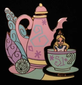 DISNEY PIN - ALICE IN WONDERLAND and DORMOUSE Mad Tea Party Artist Choice WDW LE - Picture 1 of 5