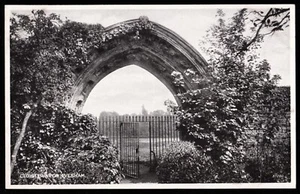Cloister Arch Evesham Worcestershire Valentine Postcard - Picture 1 of 2