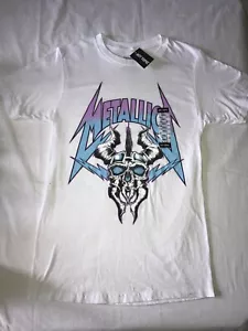 METALLICA 2023 Hot Topic Purple/Blue Ombre HORNED SKULL White T-SHIRT Mens SMALL - Picture 1 of 19