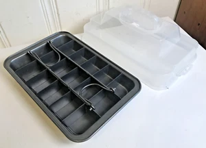 Non-Stick 18 Compartment Brownie Pan w Carry Handle & Lid Excellent 11" L x 7"W - Picture 1 of 11