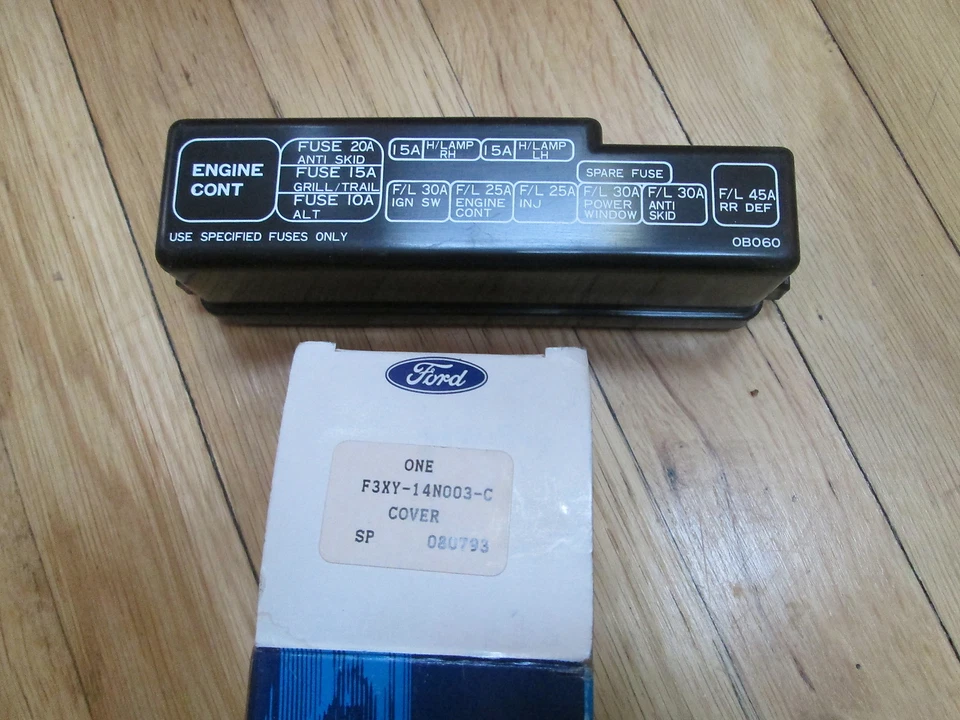 全新 原始设备制造商 1993 年 水星 VILLAGER 线连接器盖 F3CY-14N003-C — 第 1/1 张图片