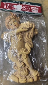 Figura de querubín sobre base Regency International - Imagen 1 de 5