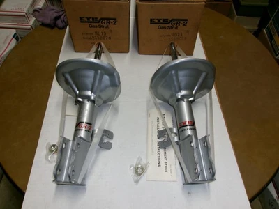 KYB FRONT GAS STRUTS 233007, 233008 FITS:2007-2011 TOYOTA CAMRY EXCEPT SE MODEL - Image 1 of 4