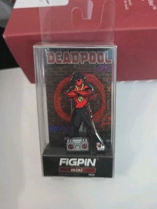 FiGPiN Mini M25 - Marvel Comics: Deadpool in The '80's - Collectible Pin - Picture 1 of 2
