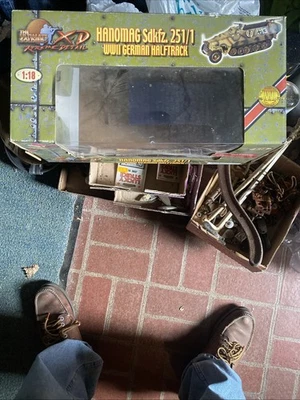 Ultimate Soldier WW2 German Sd.Kfz.251/1 Stuka Zu Fuss Halftrack 1/18 Scale  Box - Image 1 of 4