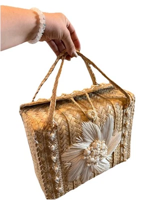 Vintage Straw Straw Box Purse with White Yarn Floral Top Handle - Image 1 of 2