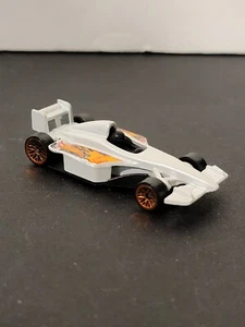 E33 R0227 Formula 1 F1 Hot Wheels 1998 - Picture 1 of 8