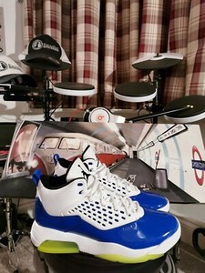 Zapatilla Jordan Maxin 200