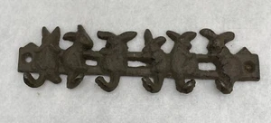 6 ganci per appendere portachiavi coniglietti coniglietti metallo fuso ferriere FolkArt ~7 in - Foto 1 di 11