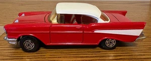 CORGI 825 1:43 1957 CHEVROLET BEL AIR RED & WHITE  NO BOX - Picture 1 of 7