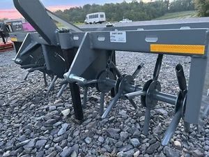 New Dirt Dog Plug Aerator 5' in Gray - Picture 1 of 5