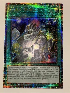 Yugioh Small World RA01-EN067 Cuarto de Siglo Secreto Raro 1ª Edición Casi Nuevo - Imagen 1 de 3