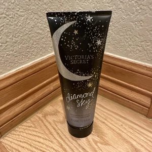Victoria's Secret DIAMOND SKY Fragrance Lotion 8oz / 236ml - Picture 1 of 4