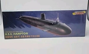 Shanghai Dragon 1/350 MODERN SEA POWER USS HAMPTON 10 Sellado Nuevo En Paquete Sub - Imagen 1 de 5