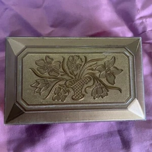 Cesta de flores romántica vintage años 50 FOSTA tapa dorada ámbar plástico baratija CAJA - Imagen 1 de 6