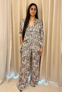 Pigiama Anamika Khanna X H&M stampa grafica seta fondo pantaloni panna taglia XS nuovo - Foto 1 di 21
