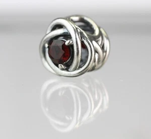 Pandora Januar Geburtsstein Roter Ewigkeitskreis Kristall Charm 790065C06 V2-Jan - Bild 1 von 10
