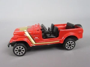 C200 Burago Italy Jeep CJ7 Wrangler 2003 Red 1:43 - Picture 1 of 8