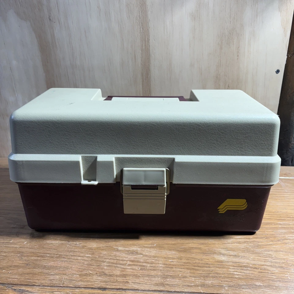 Caja de aparejos de pesca de tres bandejas Plano 3300 bronceada y púrpura muy bonita Foto 1 de 4