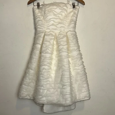 Выпуск Нью-Йорк женщин XS ярусный коктейльное мини-платье слоновой кости выпускного вечера праздник фея Y2K - Изображение 1 из 4