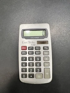 Calculadora Exec Tech Dual Tech de 8 dígitos alimentada por energía solar con cubierta - Imagen 1 de 3