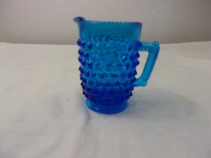 Vintage Fenton aquablau opaleszierende Hobnail Milchkännchen 3" - Bild 1 von 3