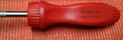 NUEVO Destornillador de mango duro de trinquete a presión 8 31/32" de largo 5 bits 11 colores!! Foto 1 de 3