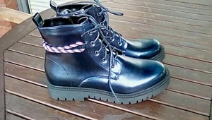 Inselhauptstadt Stiefeletten 42 Schnürstiefeletten Stiefel blau Lack Maritim - Bild 1 von 5