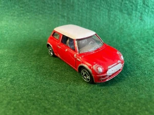 BMW MINI COOPER 2001 6057 RED & WHITE CHINA 1:64 119 - Picture 1 of 7