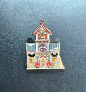 Department 56 Disney Christmas North Pole Series Limited Ed. Pin Preowned - Picture 1 of 2
