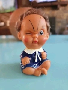Moody Cutie dunkelblaues Kleid lockiges Haar Mean Ornery Mad Winking Doll Taiwan - Bild 1 von 8