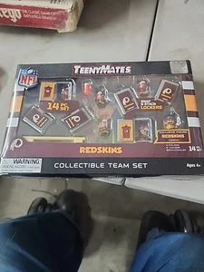 NFL Washington Redskins TeenyMates 14 Piece Collectible Team Set New - Picture 1 of 3