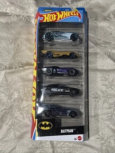 Hot Wheels 2025 Batman 5er Pack Mr. Freeze Gold Batmobile - Purple Penguin - Bild 1 von 2