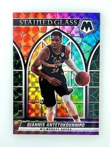 2021-2022 Panini Mosaico ARCOBALENO vetro colorato Giannis Antetokounmpo - Foto 1 di 2