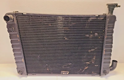 Radiador de cobre 3977 para Chevy Pontiac Oldsmobile Sunfire Skyhawk J2000 Cadillac - Imagem 1 de 4