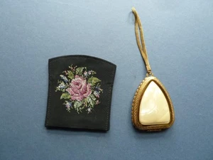 Tear drop shaped mid-20th c powder and rouge compact + case engine turned metal - Picture 1 of 6