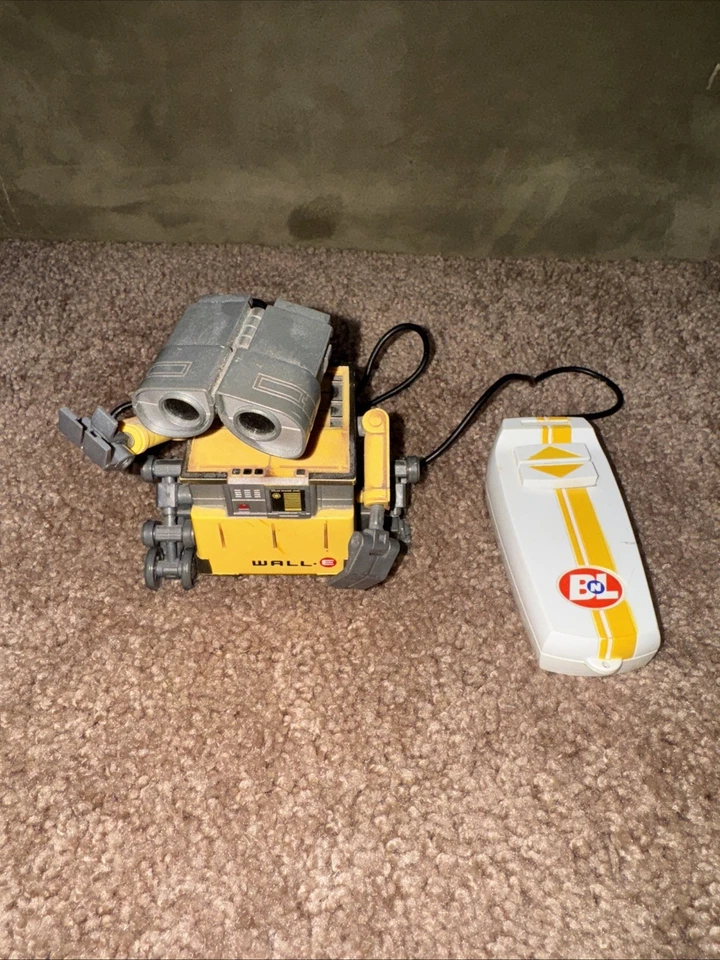 Disney Pixar Wall-E 5” Thinkway Control Remoto con Cable RC Juguete Probado Funciona Foto 1 de 4