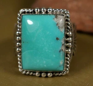 NAVAJO LARGE STONE KINGMAN TURQUOISE AND STERLING SILVER RING-SIGNED CALLADITTO - Picture 1 of 5
