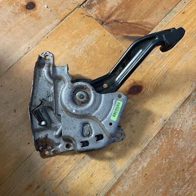 15 16 17 18 19 Silverado Sierra 2500 3500 Manual Parking Emergency Brake Pedal - Image 1 of 4