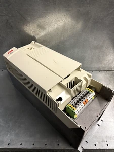 ABB ACS401002032 63999130 INVERTER - Foto 1 di 5