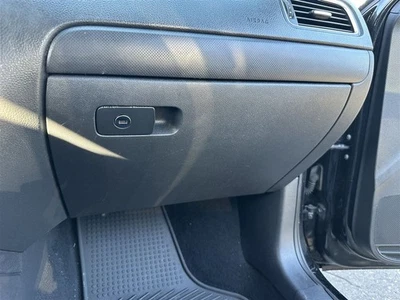 Guantera Tapa Puerta 2011 12 13 14 15 16 17 18 Volkswagen Jetta Foto 1 de 4