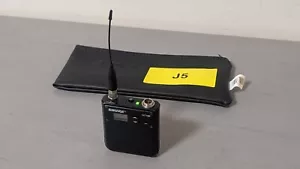 Shure AXT100 Axient Beltpack Transmitter - J5 Band (578-638 MHz) - Bild 1 von 10